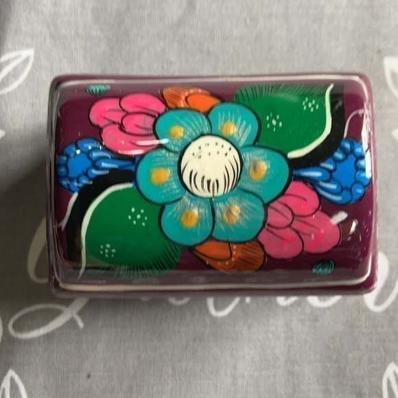 RIVIERA Maya Hand painted red clay trinket box - Picture 10 of 10